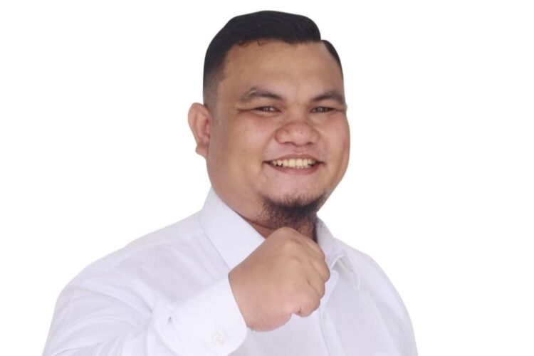 Fawer sihite membawa semangat sabam sirait dalam pencalonan wali kota pematangsiantar Fawer sihite deklarasikan pencalonan wali kota pematangsiantar, mengangkat nilai "politik itu suci" sabam sirait.