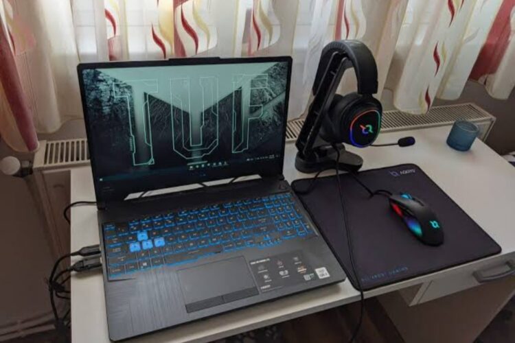 Rekomendasi laptop paling tepat untuk karyawan 2024 Beberapa rekomendasi laptop terbaik untuk karyawan yang dapat membantu meningkatkan kinerja dan kenyamanan dalam bekerja.