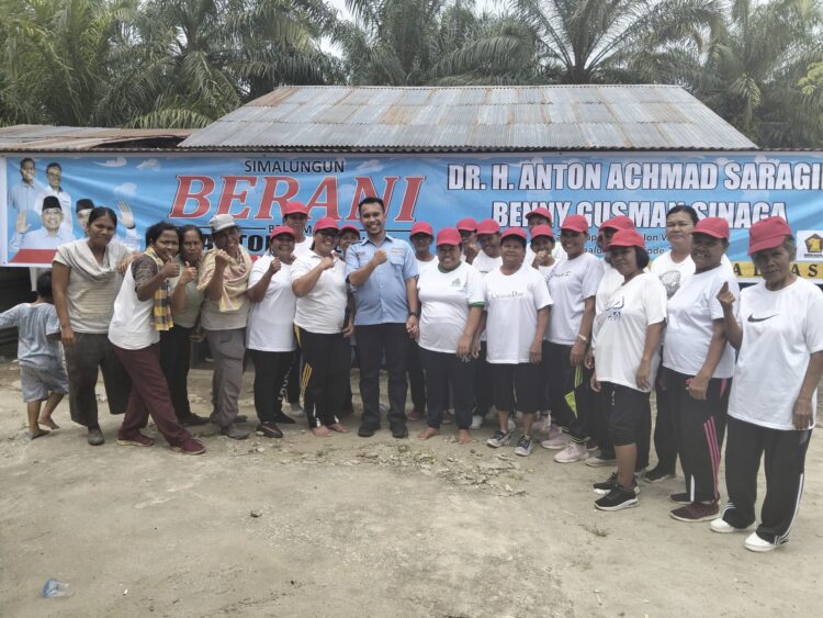 Dukungan untuk benny gusman sinaga menguat setelah hadiri senam sehat di simalungun Dukungan untuk benny gusman sinaga menguat setelah hadiri senam sehat di simalungun
