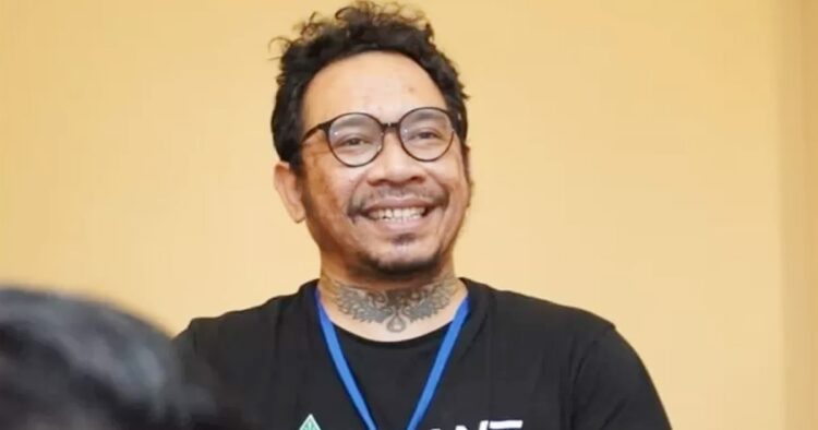 Lindungi pelaku perundungan, jonathan latumahina: bubarkan kpai Jonathan latumahina, ayah david ozora, kesal dengan kpai yang dinilainya berpihak pada pelaku perundungan di cilacap, mendesak revisi perlindungan dan bahkan pembubaran kpai.