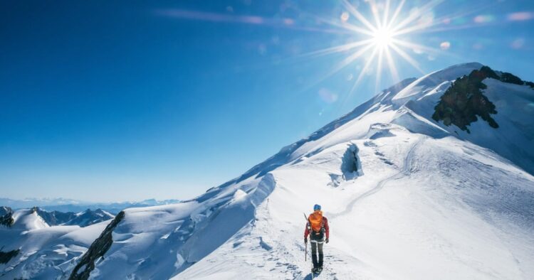 Ketinggian mont blanc menyusut, akibat perubahan iklim? Musim panas yang semakin hangat di eropa barat telah menyebabkan mont blanc mencapai ketinggian terendahnya dalam lebih dari dua dekade.