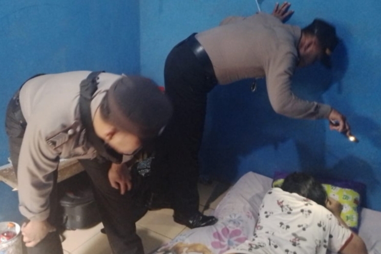 Nia ramadhani ditemukan meninggal di kamar kos