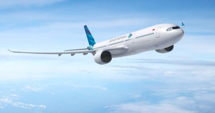 Garuda indonesia sukses uji coba bioavtur berbasis sawit untuk penerbangan komersial Garuda indonesia sukses uji coba bioavtur berbasis sawit, langkah penting menuju penerbangan berkelanjutan dan ramah lingkungan.