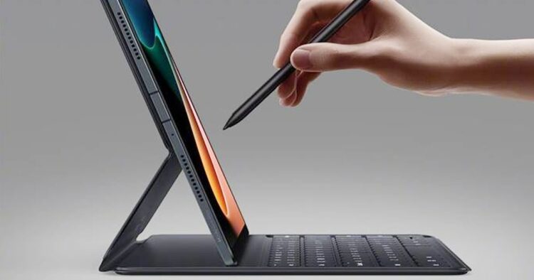 Xiaomi pad 5 bangkit dengan performa snapdragon 860 dengan harga terjangkau Dengan kehadiran xiaomi pad 5, pasar tablet kembali dimeriahkan oleh inovasi berkelas yang ditawarkan dengan harga terjangkau. Pad 5 bukan hanya sekedar tablet, namun representasi kualitas flagship dengan chipset snapdragon 860 yang terjangkau!