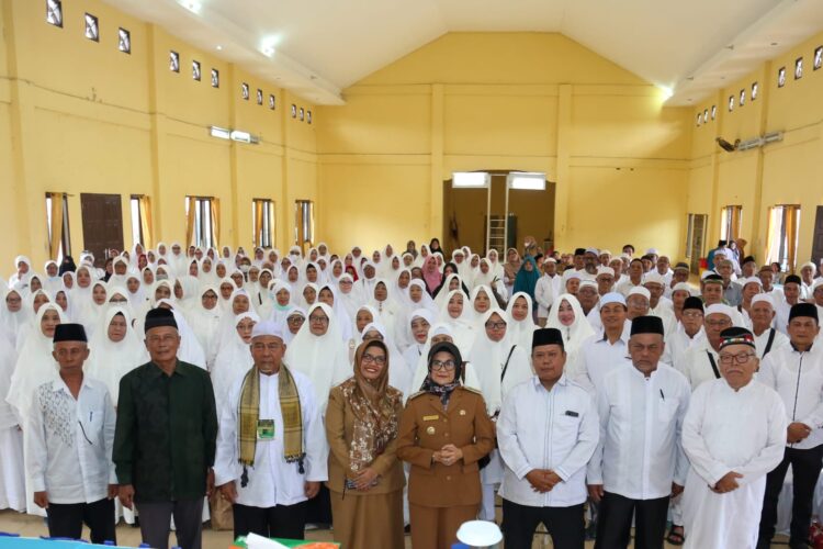 M yusuf harahap menjadi jamaah calon haji tertua di pematangsiantar, dan termuda ihsanul mahendra yang masih berusia 25 tahun.