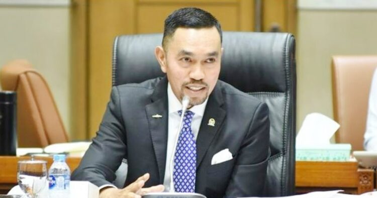 Ahmad sahroni, wakil ketua komisi iii dpr ri, soroti tindakan brutal anak pejabat di surabaya melalui unggahan di instagram, memicu gelombang reaksi tajam dari warganet.