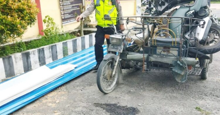 Bidan desa tewas terlibat kecelakaan dengan becak bermotor di lubuk pakam Bidan desa ardumas boru situmorang tewas terlibat kecelakaan dengan becak bermotor di lubuk pakam
