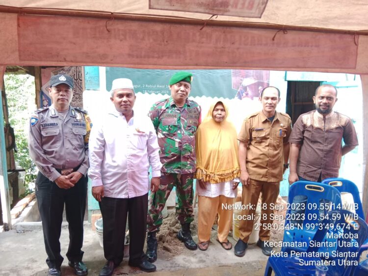 Baznas bantu bedah rumah warga gang inpres, peletakan batu pertama disaksikan bhabinkamtibmas Baznas bantu bedah rumah warga gang inpres, peletakan batu pertama disaksikan bhabinkamtibmas