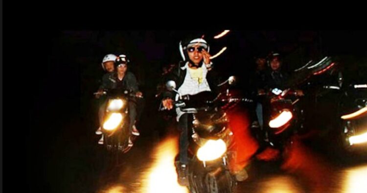 Kejadian menggemparkan terjadi di jakarta barat saat pelajar dari smk pskd jadi korban pembegalan oleh rekan sebayanya dari smk bhara trikora. Skenario balas dendam memicu kekacauan yang berujung pada pengamanan 11 pelajar oleh polisi.