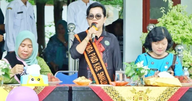 Ratnawati tekankan peran bunda paud di gunung maligas Ratnawati tekankan peran bunda paud di gunung maligas