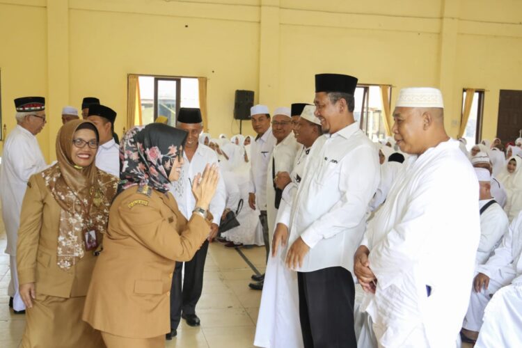 199 jamaah calon haji pematangsiantar ikuti bimbingan manasik haji Jelang pemberangkatan 199 jamaah calon haji pematangsiantar, pemko gelar bimbingan manasik 1445h/2024m.
