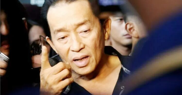 Edi darmawan salihin mengejutkan publik dengan klaim botol sianida, menambah lapisan misteri dalam kasus kopi sianida yang telah lama berlarut.