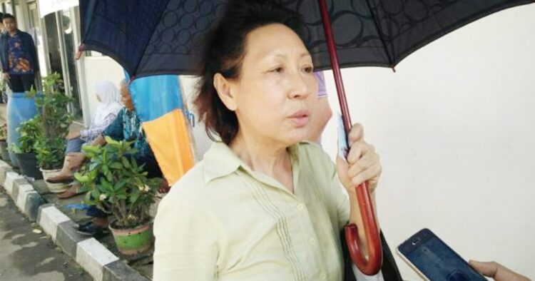 Imelda wongso merespons film netflix: jessica tidak bersalah Imelda wongso menanggapi film netflix tentang kasus kopi sianida, menegaskan keyakinannya bahwa putrinya, jessica, tidak bersalah.