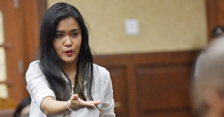 Bisnis keluarga jessica wongso terungkap: bukan pemilik pabrik, melainkan hanya agen Bisnis keluarga jessica wongso terungkap; bukan pemilik pabrik, melainkan agen plastik. Spekulasi publik dibantah tegas oleh keluarganya.