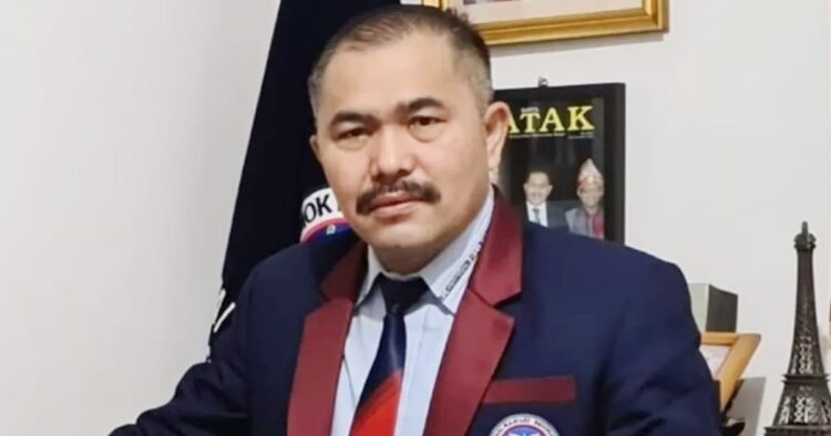 Bela jessica wongso, kamaruddin simanjuntak: saya bersedia menolong dia Pengacara ternama, kamaruddin simanjuntak, siap bela jessica wongso dalam kasus kematian mirna, menyoroti kebutuhan autopsi.