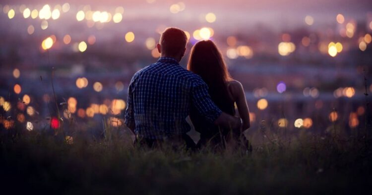 Setiap orang bisa melakukan kesalahan, termasuk saat kencan pertama. Pelajari kesalahan umum yang sering terjadi dan bagaimana cara cerdas untuk mengatasinya.