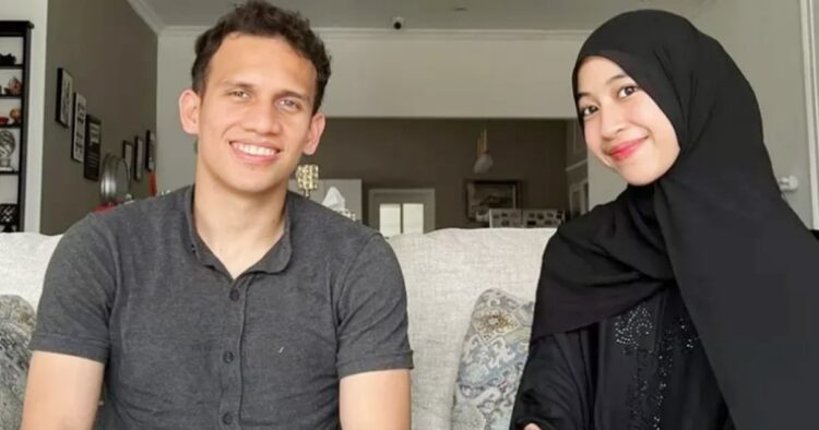 Umi pipik restui pernikahan putrinya, adiba khanza dengan egy maulana vikri Umi pipik, publik figur ternama, merestui hubungan putrinya, adiba khanza, dengan pesepakbola kenamaan, egy maulana vikri. Pernikahan mereka dijadwalkan pada desember 2023.