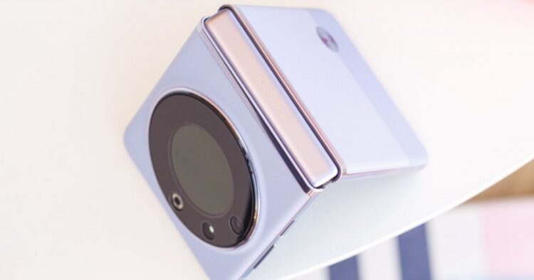 Ponsel lipat tecno phantom v flip 5g lebih baik dari galaxy z flip5? Ketika dunia masih terpesona dengan galaxy z flip5, tecno tiba-tiba muncul dengan pesaing seriusnya! Dari layar lipat canggih hingga baterai super cepat, ini dia ulasan mendalam tentang tecno phantom v flip 5g yang wajib anda ketahui.