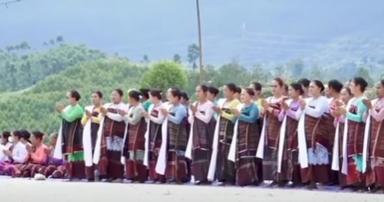 Menyelami kekayaan parmalim, kepercayaan asli suku batak di sumatera utara. Dari ritme doa di bale pasogit hingga harmoni ritual kuno.