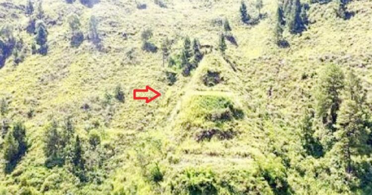 Dibalik keindahan danau toba, terdapat sebuah penampakan piramida toba berupa struktur yang kini diduga menyimpan rahasia peradaban kuno.
