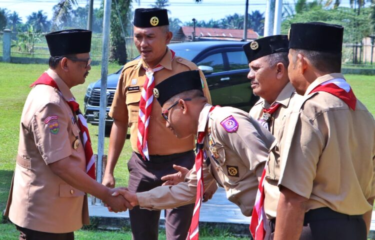 Dalam upaya meningkatkan pengelolaan lingkungan, wakil bupati simalungun, h zonny waldi, melantik daniel halomoan silalahi sebagai ketua mabisaka kwarcab gp simalungun. Acara pelantikan ini menegaskan komitmen simalungun untuk menjadikan pramuka sebagai pelopor perubahan positif bagi lingkungan.