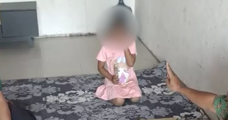 Ditusuk lidi bekas bakso, siswi sd di gresik buta permanen, kepala sekolah dikecam terkait cctv Siswi sd di menganti, gresik yang mengalami buta permanen setelah diduga dianiaya oleh pelaku misterius.