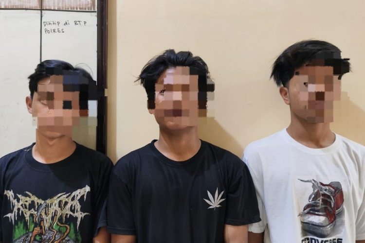 Kota Siantar Darurat Gangster Bersajam: Geng 'Kelompok Biru' Kerap Rusak Rumah Warga dan Tantang Tawuran di Instagram!