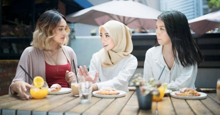 Punya 6 ciri-ciri ini? Fix, kamu seorang social butterfly! Ciri-ciri seorang social butterfly