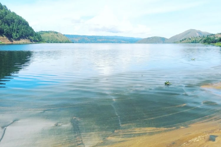 View danau toba di fishing camp siarubung