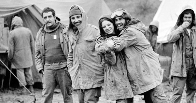 Perang yom kippur (1973) merupakan benturan antara israel dan koalisi arab. Meski israel berhasil, perang ini buka jalan dialog perdamaian.