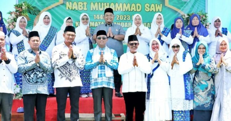 Wakil bupati simalungun serukan perang melawan narkoba dalam peringatan maulid nabi Wakil bupati simalungun serukan perang melawan narkoba dalam peringatan maulid nabi, menyoroti dampak era digital terhadap generasi muda.