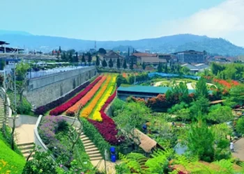 Bandung, kota paris van java nan sejuk di jawa barat yang memadukan panorama alam, kuliner legendaris, dan sejarah dunia.