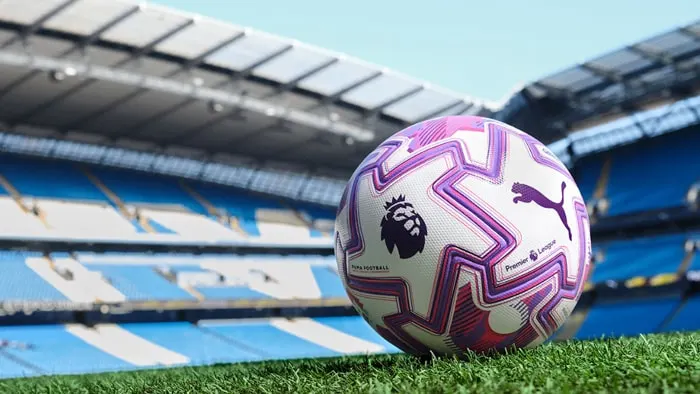 Premier League, liga sepak bola Inggris dengan sejarah panjang, persaingan ketat, basis penggemar global, dan terpopuler di dunia.